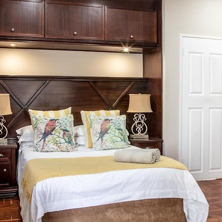 Adato Guesthouse Потчефструм Екстериор снимка