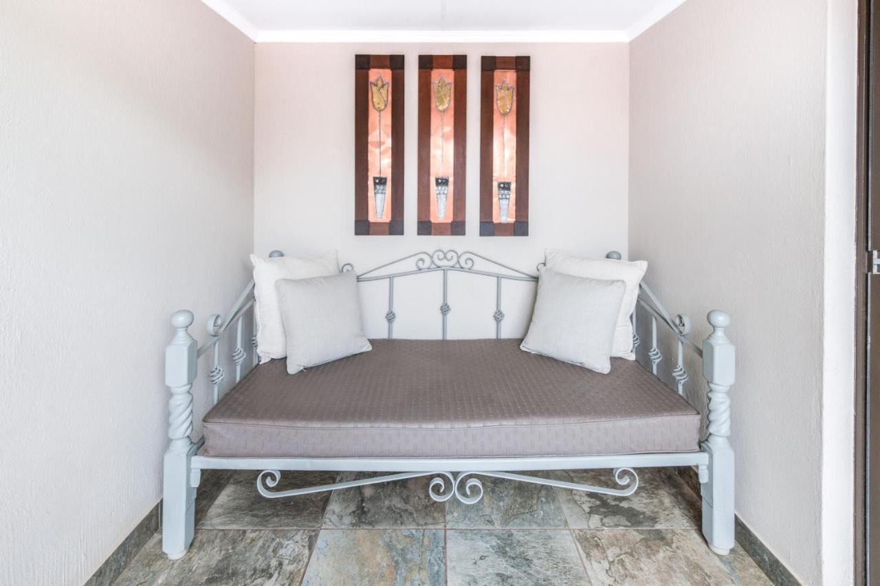 Adato Guesthouse Потчефструм Екстериор снимка