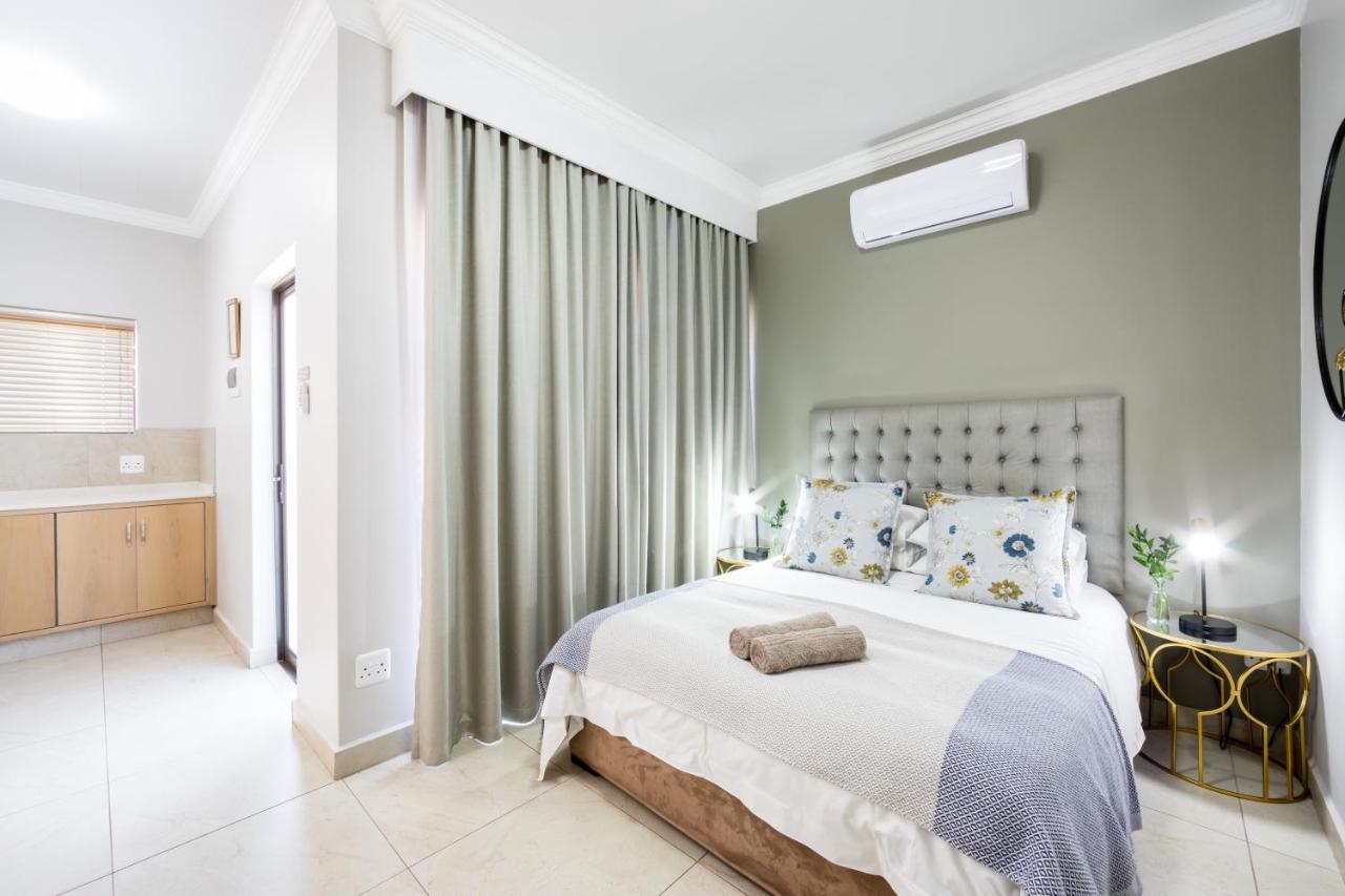 Adato Guesthouse Потчефструм Екстериор снимка