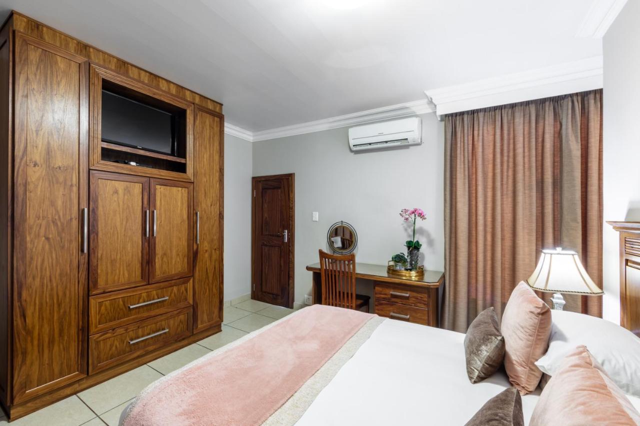 Adato Guesthouse Потчефструм Екстериор снимка