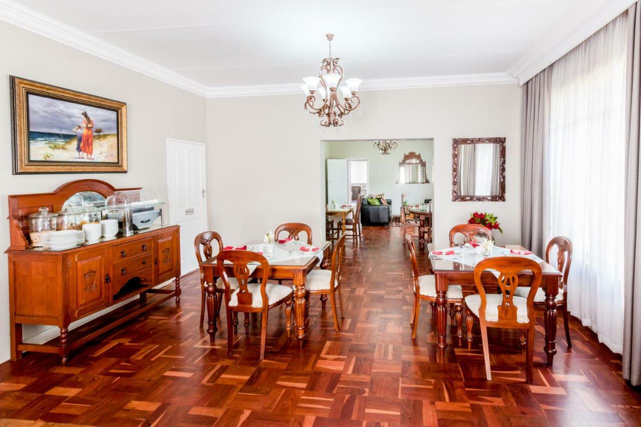 Adato Guesthouse Потчефструм Екстериор снимка
